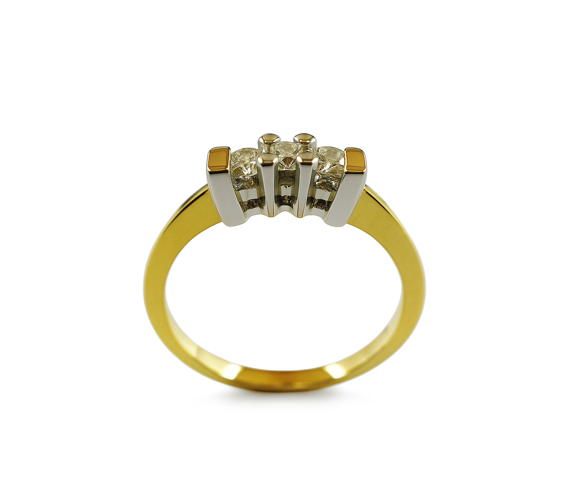 Beautiful Natural Diamond Ring